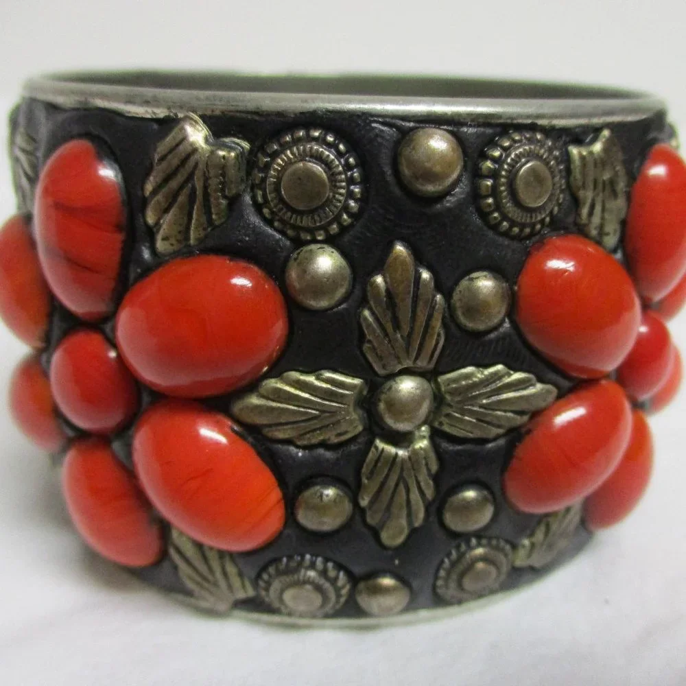***SOLD***  Wide Metal Cuff Bracelet Red Slag Glass Cabochon Inlay 2" - Picture 5 of 5